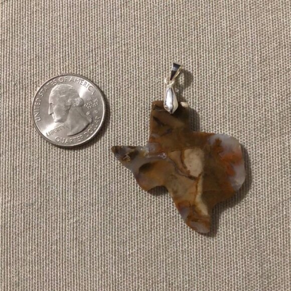 Handcrafted South Texas Agate Pendant - Picture 4 of 4
